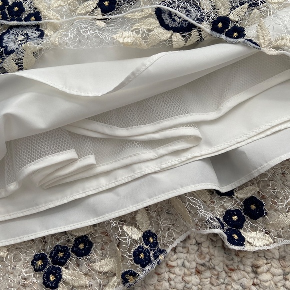 Laura Ashley little girl’s fancy dress - Picture 5 of 6